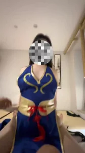 广州大学城上位骑乘油亮肉丝巨乳coser，女主兼职可约
