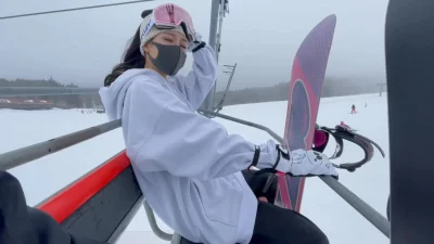【原创】滑雪偶遇高颜值小姐姐拿下